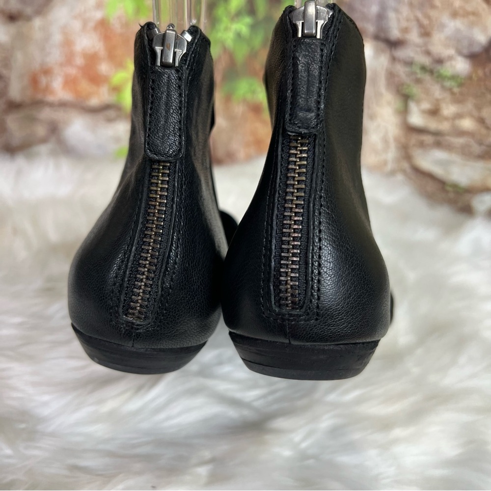 EILEEN FISHER Black Leather Pointed Toe Flats with Elasticized Ankle Strap, 8.5 - Picture 9 of 10